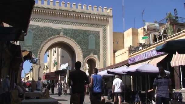 Puerta de Medina en Kasbah — Vídeo de stock