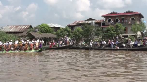 Phaung Daw Oo Pagoda Festival — Stockvideo