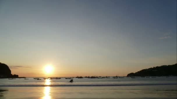 Sonnenuntergang am Strand von San Juan del Sur — Stockvideo