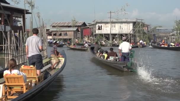 Water in het Water verkeer verkeer — Stockvideo