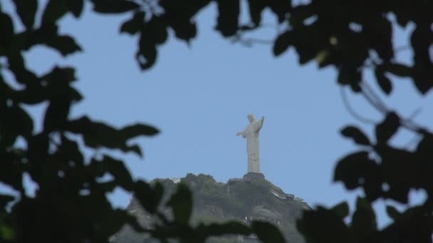 Cristo Redentor no céu nublado — Vídeo de Stock