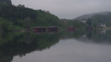 Norveç göl evleri