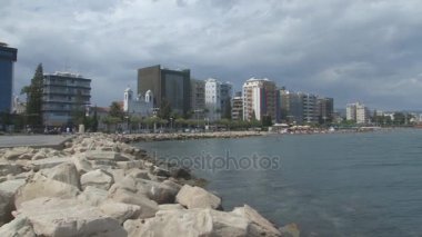 Limasol kayalık sahil şeridi