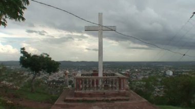 Holquin, La Loma de la Cruz
