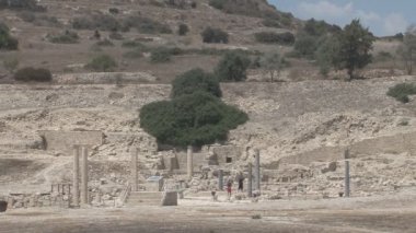 arkeolojik alanda fotoğraf çekmek insanlar