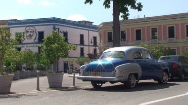 Bina Che Guevara'nın portresi