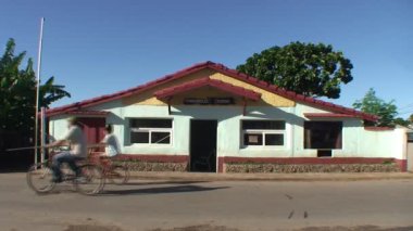 Trinidad Caddesi üzerinde trafik