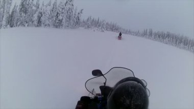 Kar motosikletleri turistik yolculuk 