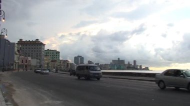 Havana'nın sokaklarında trafik