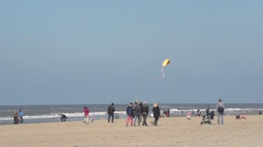  Noordwijk, insanlar ile plaj