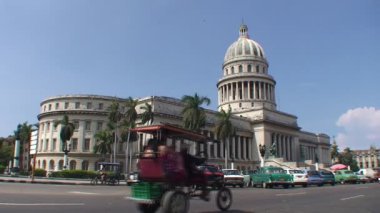 Havana'da Capitolio Nacional görünümünü