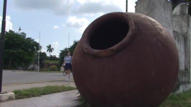 Antik büyük kavanoz 