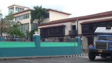 Street, geçen yolcu ile kamyon 