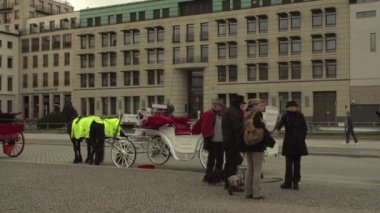 Brandenburg Kapısı, Berlin'deki ünlü dönüm noktası