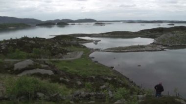 Norveç göl manzara