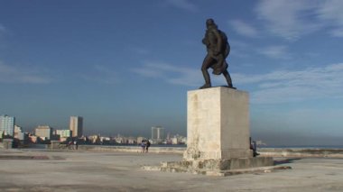Malecón, Havana heykeli