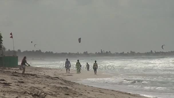 Férias na praia de Varadero — Vídeo de Stock