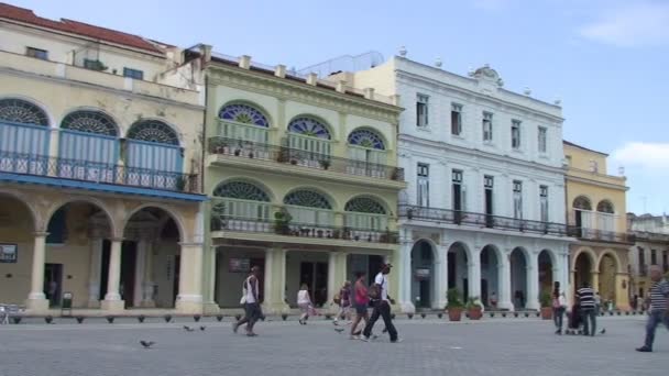 Edifícios coloniais na Plaza Vieja — Vídeo de Stock