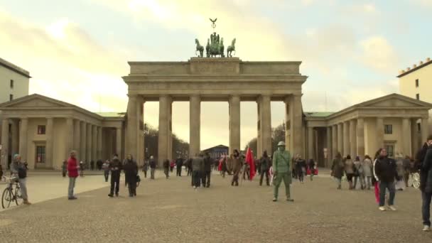 Berlín, Puerta de Brandemburgo — Vídeo de stock