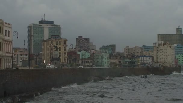 Malecon boulevard vista al mar — Vídeo de stock