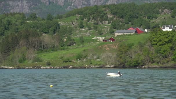 Noorwegen lake fjorden landschap — Stockvideo