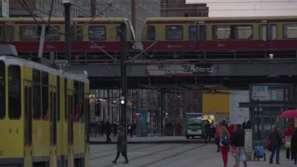 Tráfico de Potsdamer Platz — Vídeo de stock