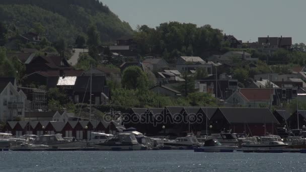 Porto de barcos na Noruega — Vídeo de Stock