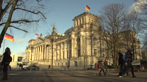 Personnes à l'immeuble Reichstag — Video