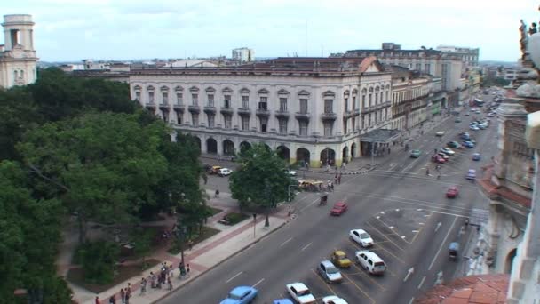 Översikt över Havanna gator från tak — Stockvideo