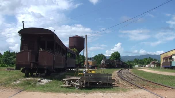 고전적인 오래 된 증기 기관차의 보기 — 비디오