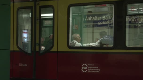 Berlin, S-Bahn, underground railway — Stock Video