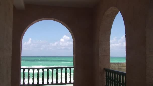 Urlauber am Strand von Varadero — Stockvideo