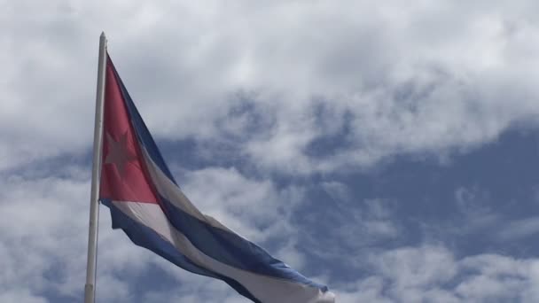 古巴飘扬的国旗 — 图库视频影像