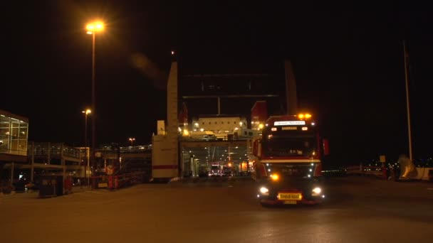 瑞典港口夜晚天际线 — 图库视频影像