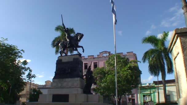 Estátua de herói da Guerra da Independência — Vídeo de Stock