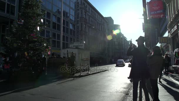 Berlín, Checkpoint Charlie — Vídeos de Stock
