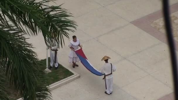 Ceremonia de floración bandera cubana — Vídeo de stock