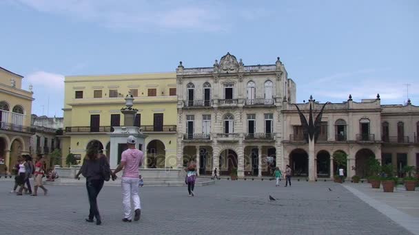 Edificios coloniales en Plaza Vieja — Vídeo de stock