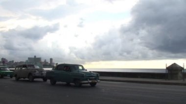 Havana'nın sokaklarında trafik