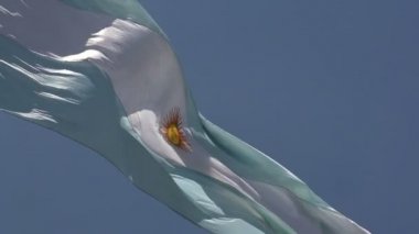 Arjantin bayrağı mavi gökyüzüne görüntüleri   