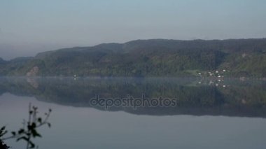 Norveç göl manzara