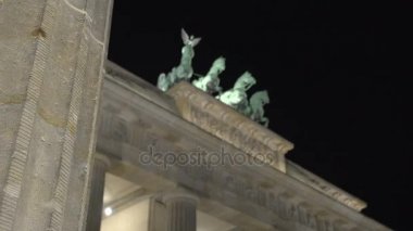 Brandenburg Kapısı, Berlin'deki ünlü dönüm noktası