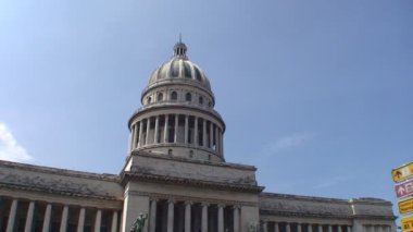 Havana'da Capitolio Nacional görünümünü