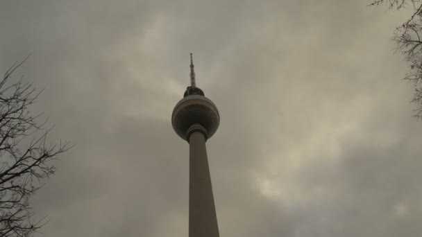 Torre de televisión de Berlín — Vídeo de stock