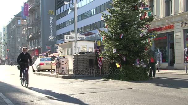 Berlin, Checkpoint Charlie — Wideo stockowe