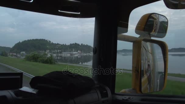 LKW fährt in Norwegen — Stockvideo