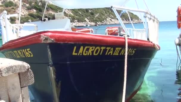 Lidí na pláži Porto Katsiki v Lefkáda, Řecko — Stock video