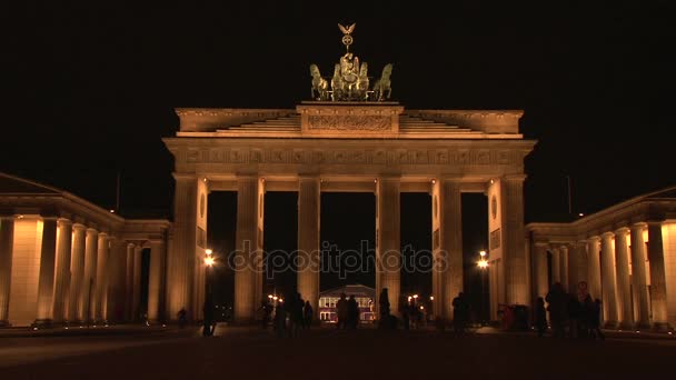 Puerta de Brandeburgo, famoso hito en Berlín — Vídeo de stock