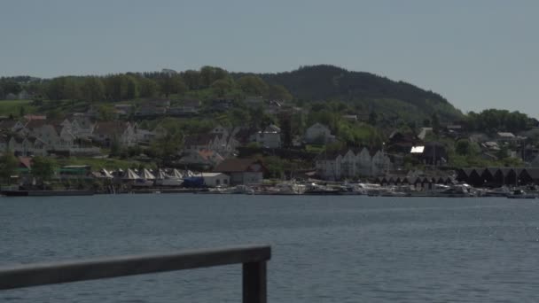 Porto de barcos na Noruega — Vídeo de Stock