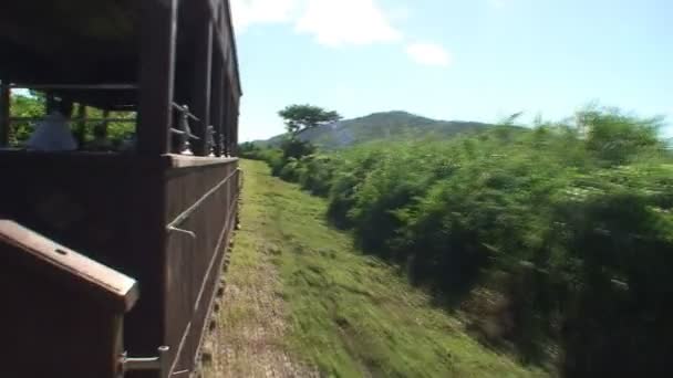 Vista del Valle de los Ingenios desde el tren — Vídeo de stock